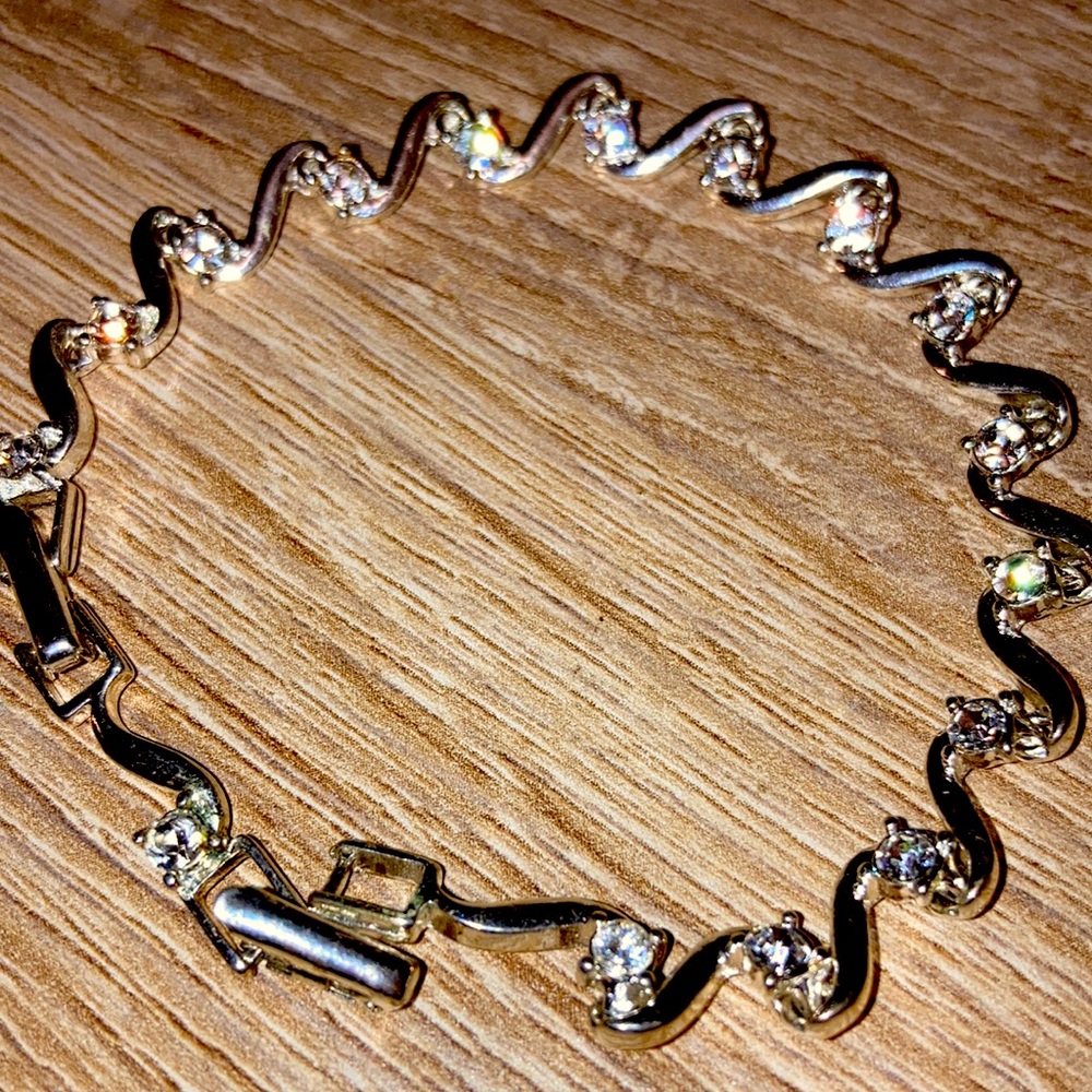 Avon Crystal bracelet with extender